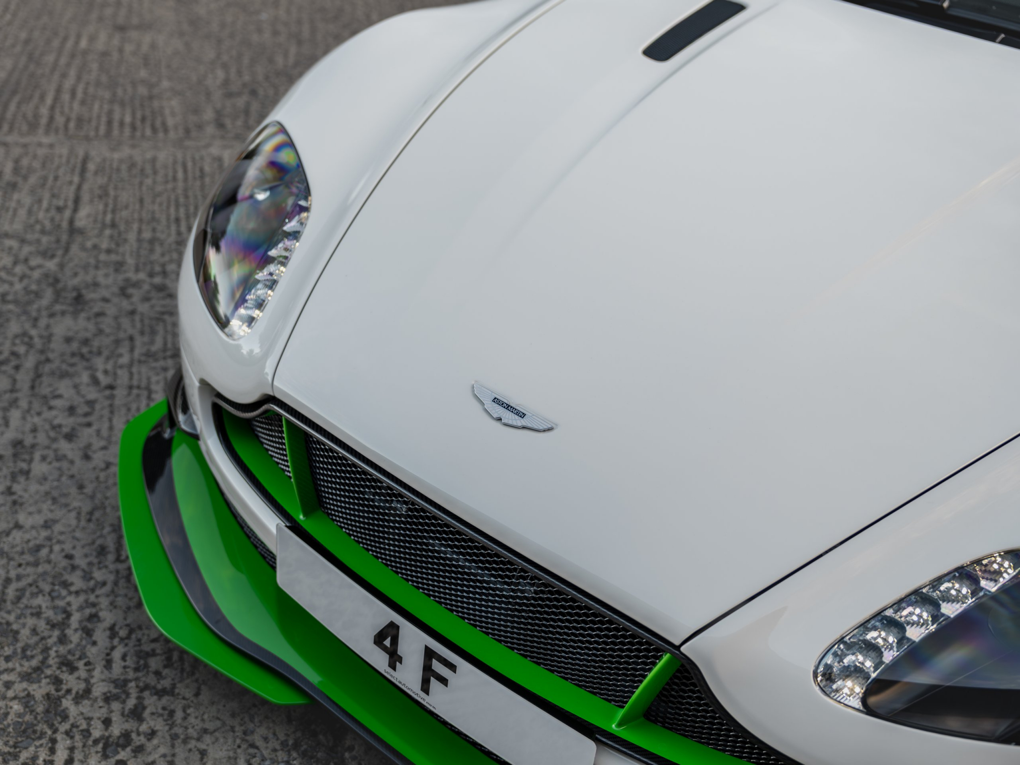 Aston Martin Vantage GT8